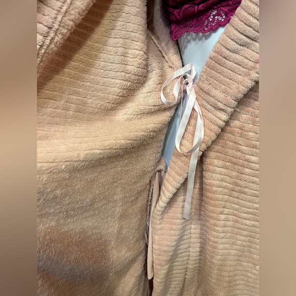 Comfy Pink Robe - Picture 5 of 5